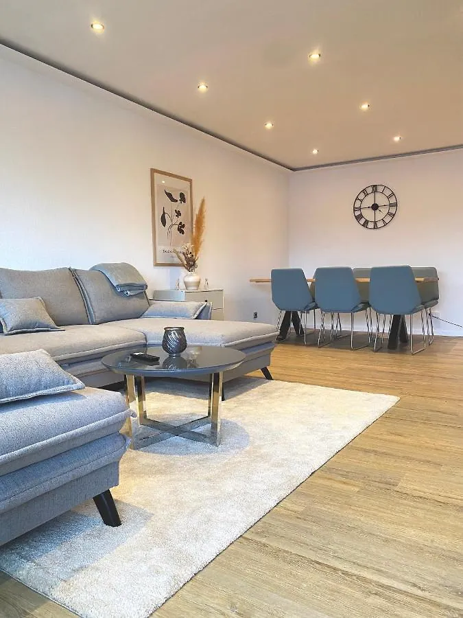 Comfortable 3 Room Apartment I 81 M2 I Central L Self-Check-In I Wifi & Netflix Hannover 0*,