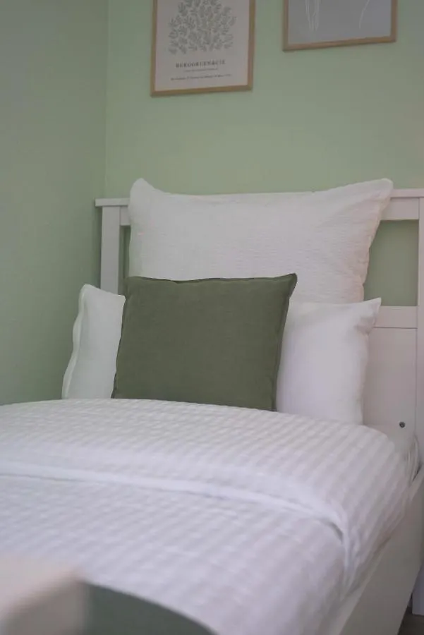 Comfortable 3 Room Apartment I 81 M2 I Central L Self-Check-In I Wifi & Netflix Hannover