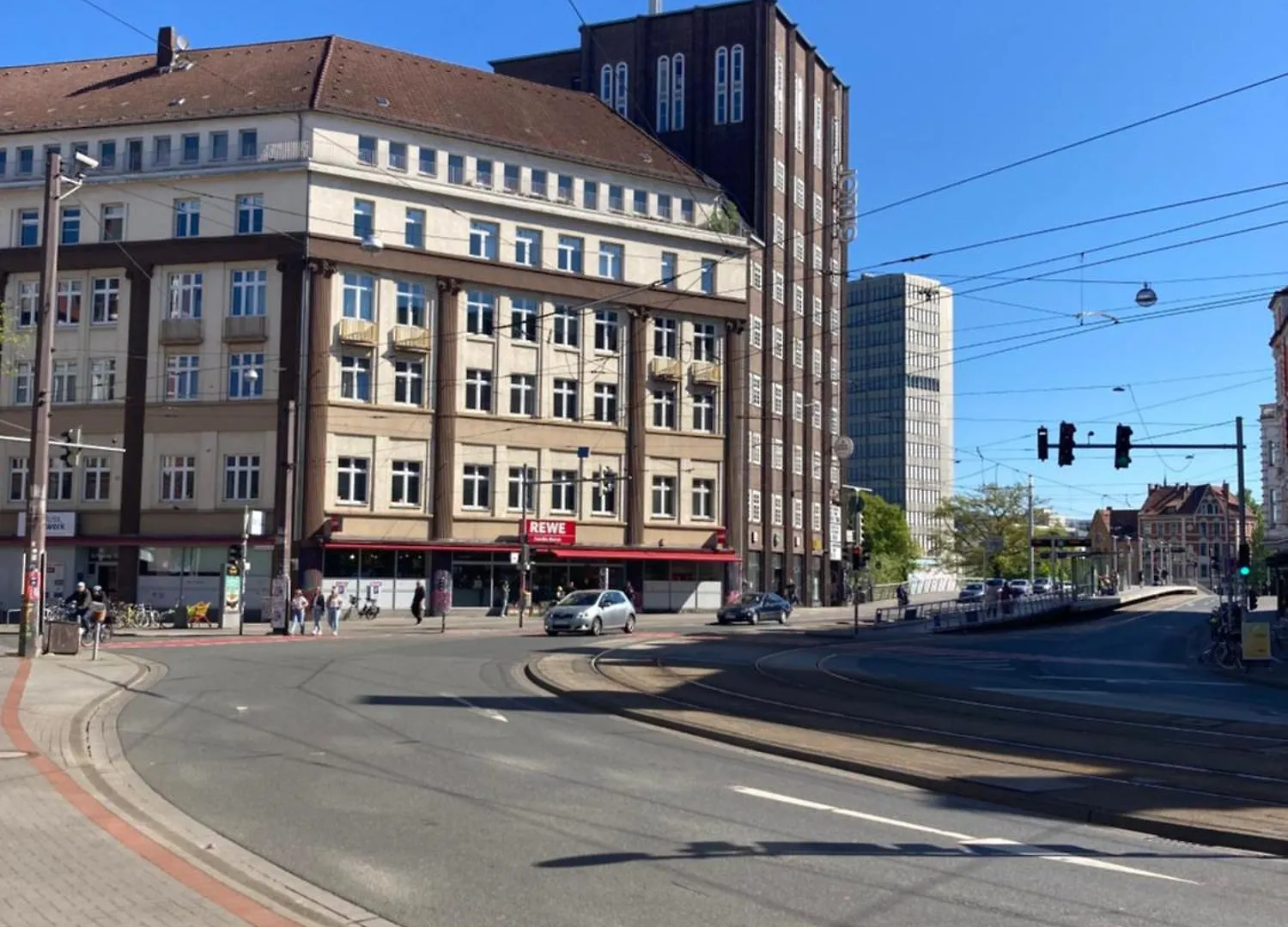 Comfortable 3 Room Apartment I 81 M2 I Central L Self-Check-In I Wifi & Netflix Hannover 0*,  Germany