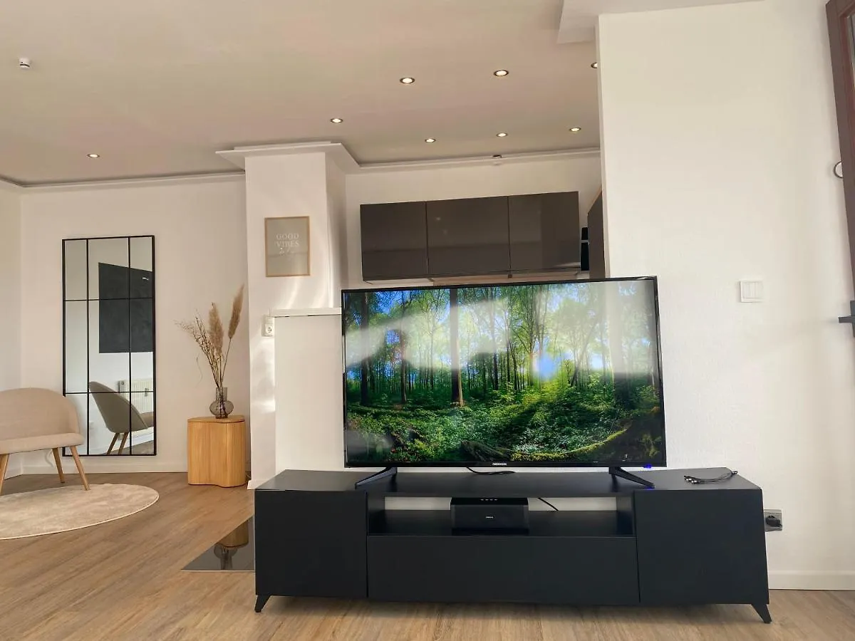 Comfortable 3 Room Apartment I 81 M2 I Central L Self-Check-In I Wifi & Netflix Hannover Germany