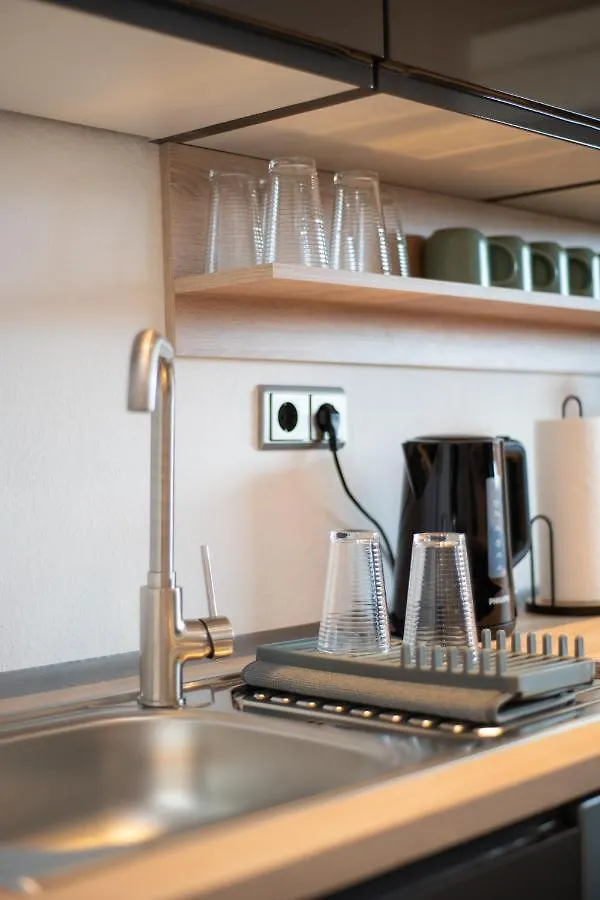 Comfortable 3 Room Apartment I 81 M2 I Central L Self-Check-In I Wifi & Netflix Hannover