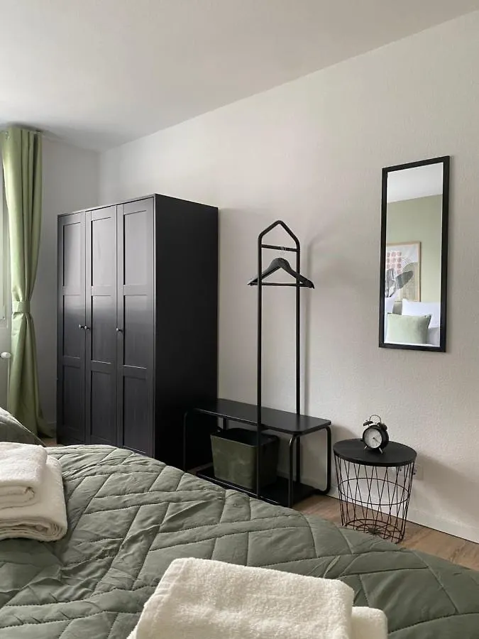 Comfortable 3 Room Apartment I 81 M2 I Central L Self-Check-In I Wifi & Netflix Hannover