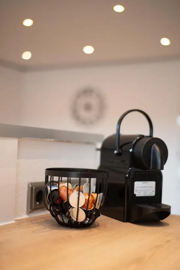 Comfortable 3 Room Apartment I 81 M2 I Central L Self-Check-In I Wifi & Netflix هانوفر